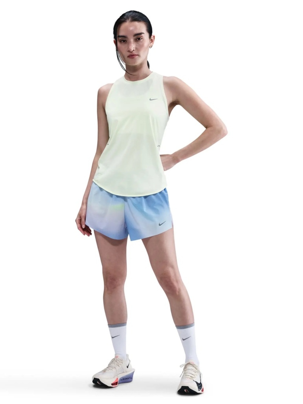 NWT New Nike Swift Women's Dri-FIT Mid-Rise 2.5" Brief-Lined Running Shorts - L